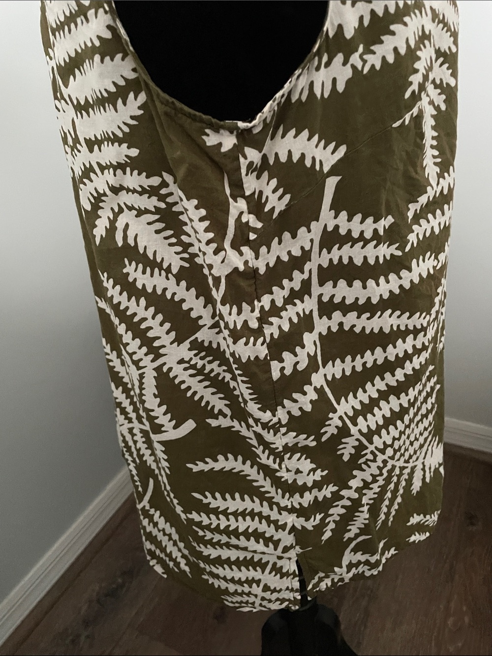 Talbots Olive and White Fern-Print Sleeveless Tank - Picture 3 of 7